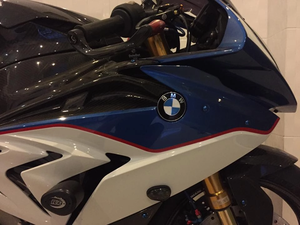 Bmw s1000rr siêu phẩm cá mập độ dàn chân rotobox đình đám trên đất việt