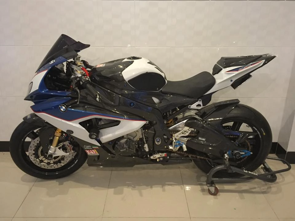 Bmw s1000rr siêu phẩm cá mập độ dàn chân rotobox đình đám trên đất việt