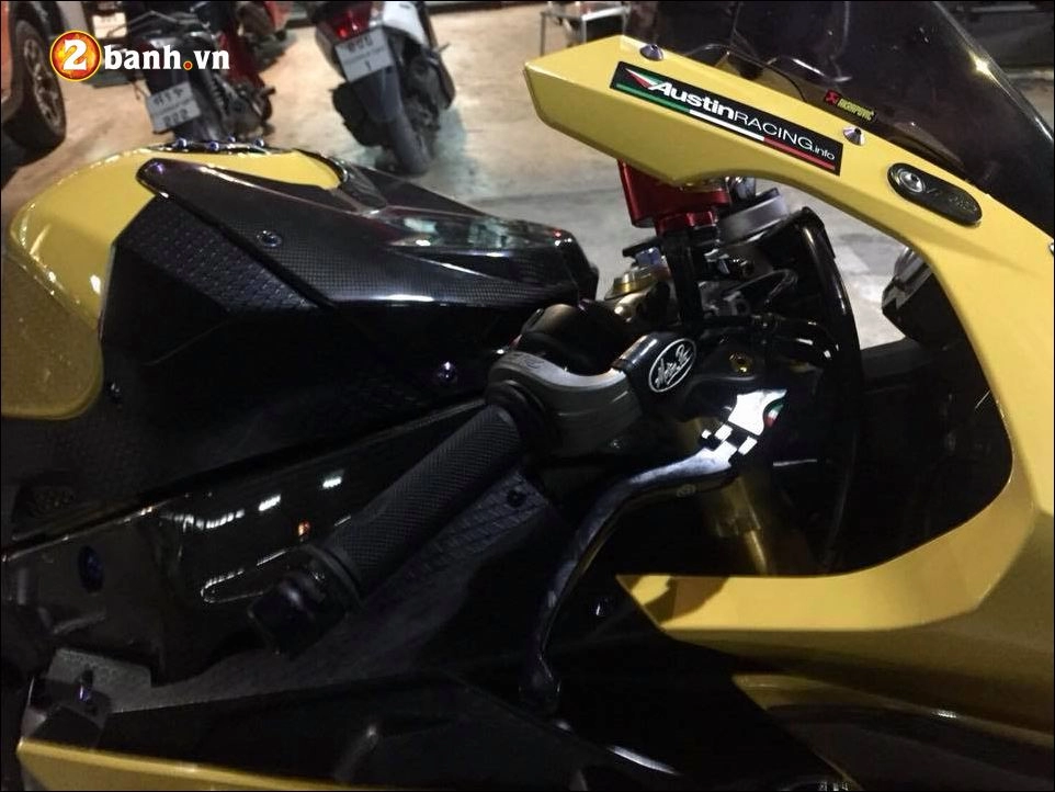 Bmw s1000rr superbike hạng sang với tông vàng đầy khiêu khích