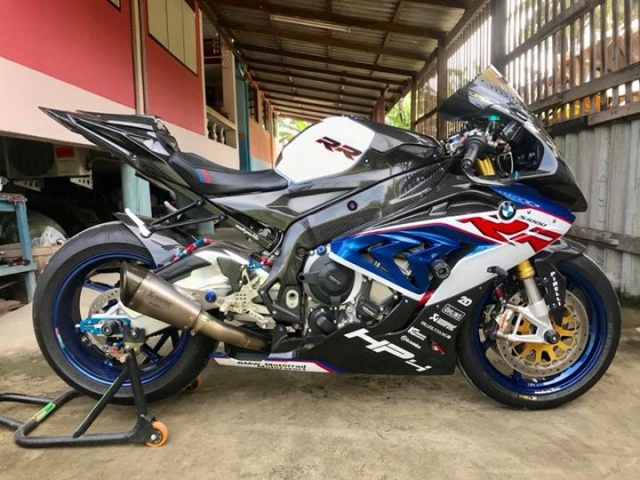 Bmw s1000rr vẻ đẹp hào nhoáng với trang bị tận răng