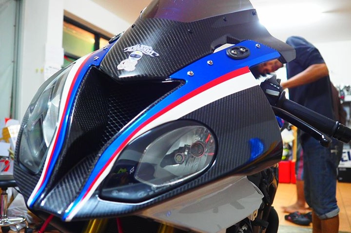 Bmw s1000rr vẻ đẹp hút hồn từ huyền thoại superbike motorard