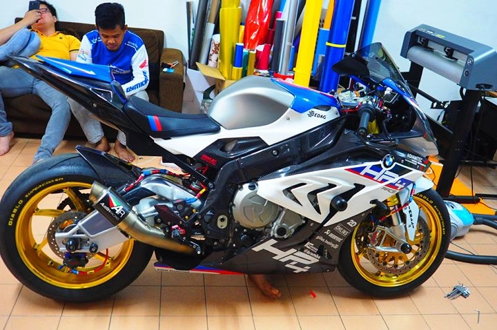 Bmw s1000rr vẻ đẹp hút hồn từ huyền thoại superbike motorard