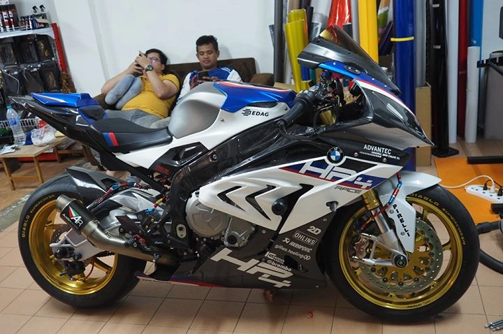 Bmw s1000rr vẻ đẹp hút hồn từ huyền thoại superbike motorard