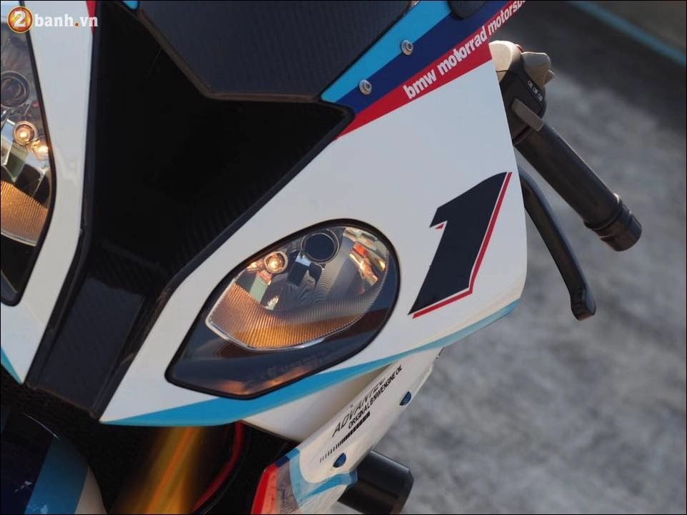 Bmw s1000rr vẻ đẹp khó cưỡng từ cá mập trên cạn