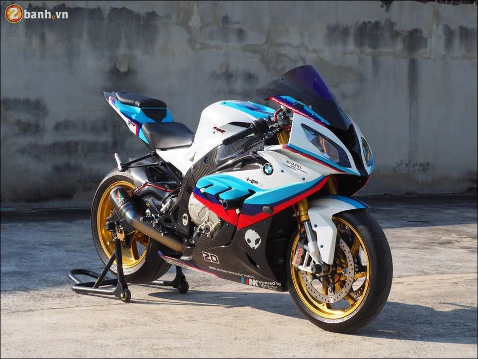 Bmw s1000rr vẻ đẹp khó cưỡng từ cá mập trên cạn