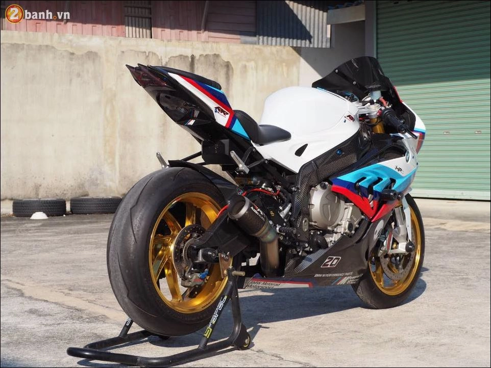 Bmw s1000rr vẻ đẹp khó cưỡng từ cá mập trên cạn