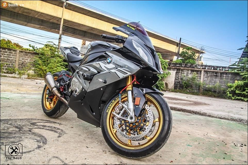 Bmw s1000rr vẻ đẹp khó cưỡng từ thiết kế bất đối xứng