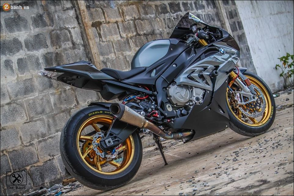 Bmw s1000rr vẻ đẹp khó cưỡng từ thiết kế bất đối xứng