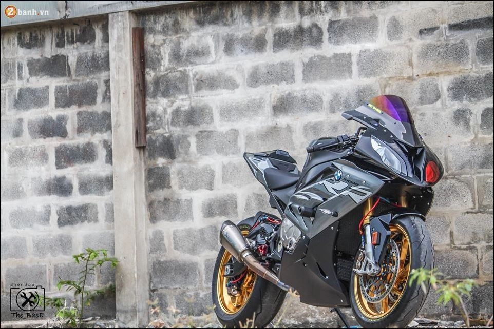 Bmw s1000rr vẻ đẹp khó cưỡng từ thiết kế bất đối xứng