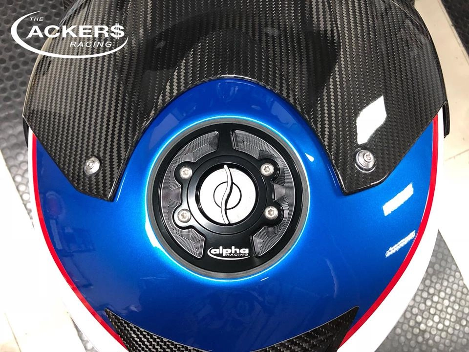 Bmw s1000rr vẻ đẹp kiêu sa của cá mập trên cạn