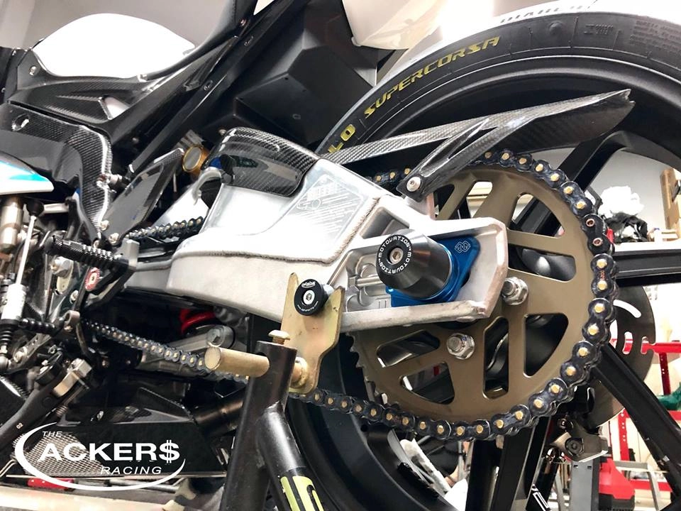 Bmw s1000rr vẻ đẹp kiêu sa của cá mập trên cạn