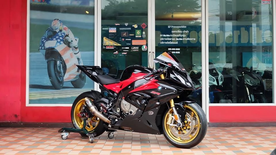 Bmw s1000rr vẻ đẹp kiêu sa không tỳ vết