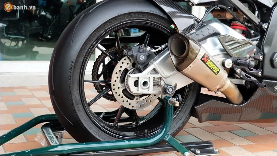 Bmw s1000rr vẻ đẹp từ thuở khai sinh của superbike danh tiếng