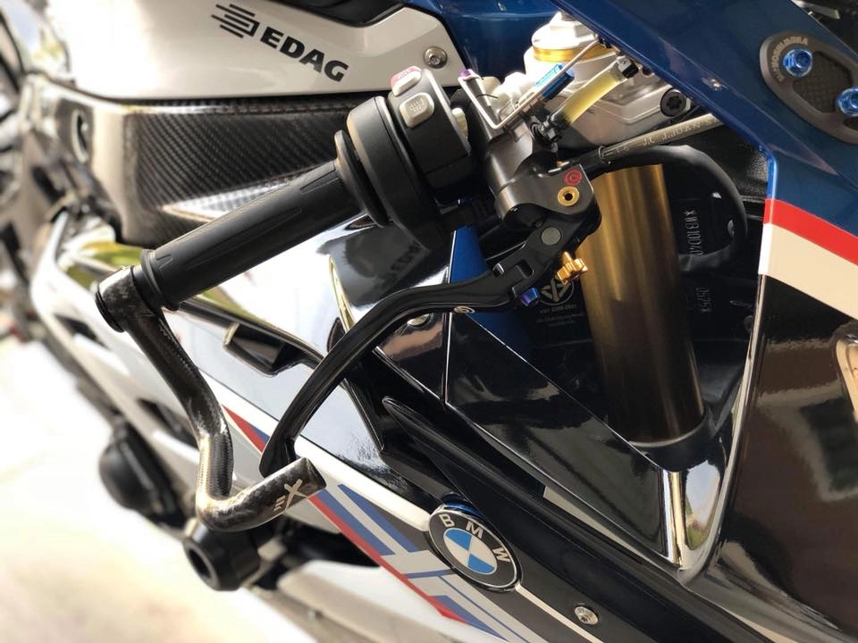 Bmw s1000rr xuất hiện gây choáng ngợp với cấu hình khủng