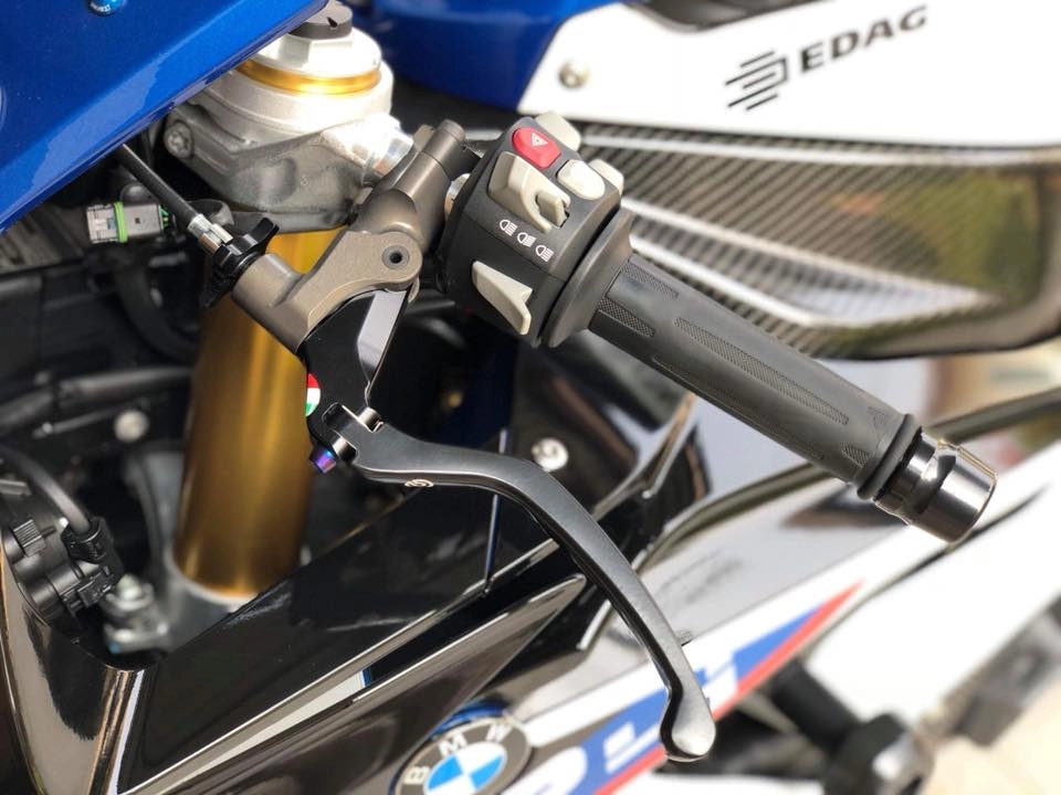 Bmw s1000rr xuất hiện gây choáng ngợp với cấu hình khủng