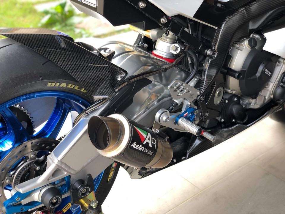 Bmw s1000rr xuất hiện gây choáng ngợp với cấu hình khủng