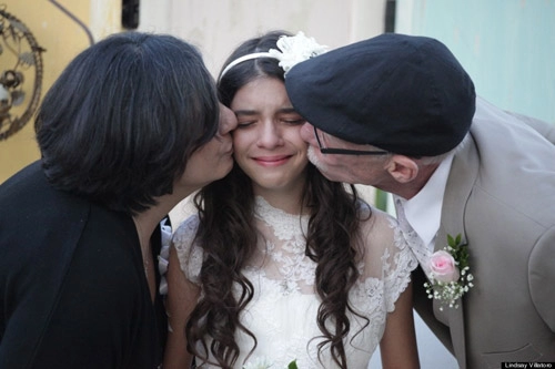 Bố ung thư làm đám cưới cho con gái 11 tuổi