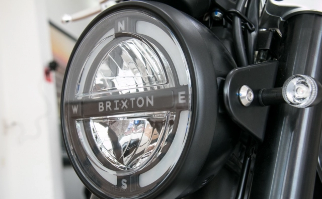 Brixton crossfire 500 bất ngờ về việt nam với gói trang bị hấp dẫn