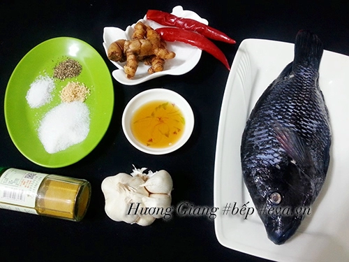 Cá rô phi kho nghệ đậm đà trôi cơm