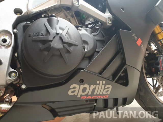 Cận cảnh aprilia rsv4 1100 factory 2019 với giá gần 1 tỷ vnd