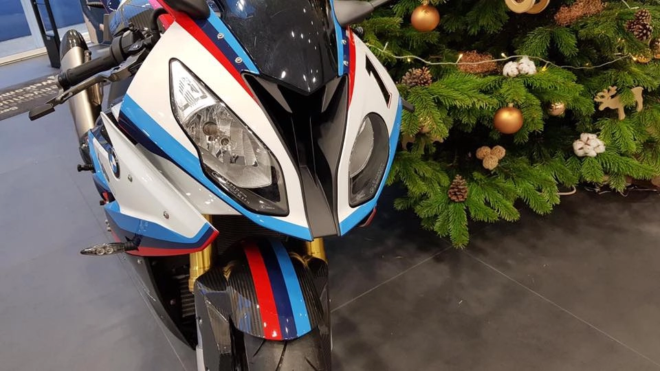 Cận cảnh bmw motorrad s1000rr 2018 magny - cours edition 