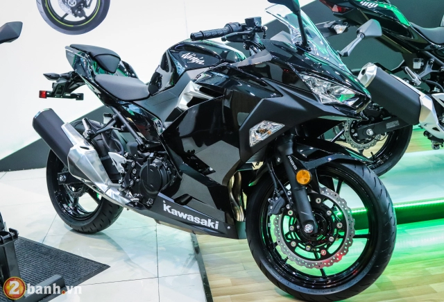 Cận cảnh ninja 400 abs 2019 tặng kèm tem độ giá không đổi