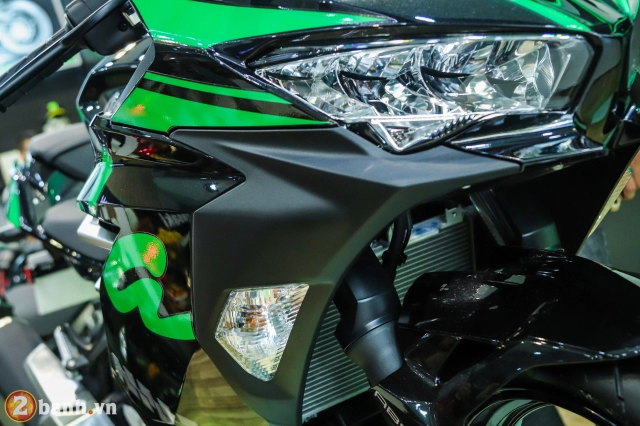 Cận cảnh ninja 400 abs 2019 tặng kèm tem độ giá không đổi