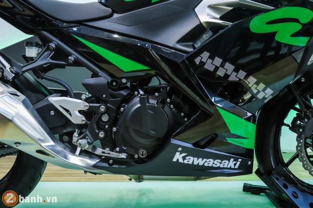 Cận cảnh ninja 400 abs 2019 tặng kèm tem độ giá không đổi