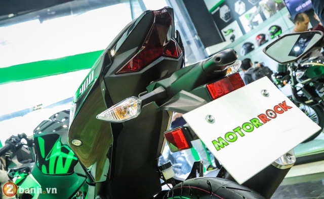 Cận cảnh ninja 400 abs 2019 tặng kèm tem độ giá không đổi