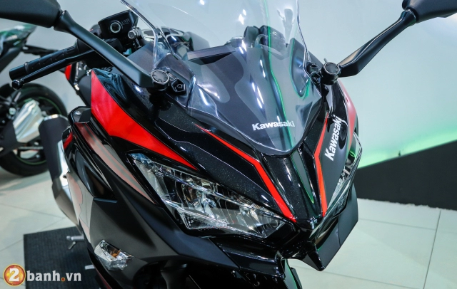 Cận cảnh ninja 400 abs 2019 tặng kèm tem độ giá không đổi