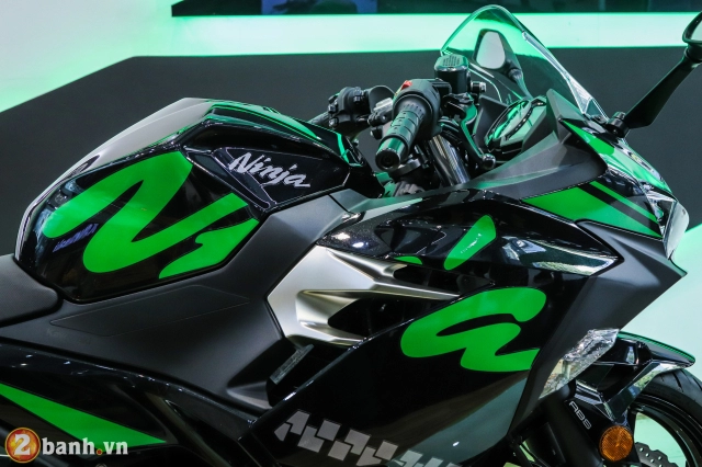 Cận cảnh ninja 400 abs 2019 tặng kèm tem độ giá không đổi