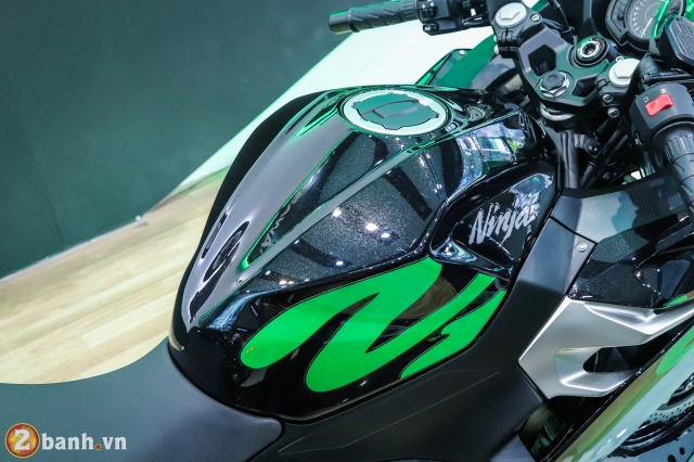 Cận cảnh ninja 400 abs 2019 tặng kèm tem độ giá không đổi