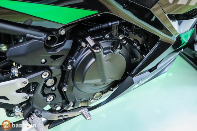 Cận cảnh ninja 400 abs 2019 tặng kèm tem độ giá không đổi