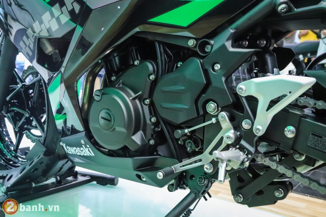 Cận cảnh ninja 400 abs 2019 tặng kèm tem độ giá không đổi