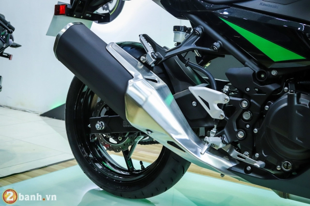 Cận cảnh ninja 400 abs 2019 tặng kèm tem độ giá không đổi