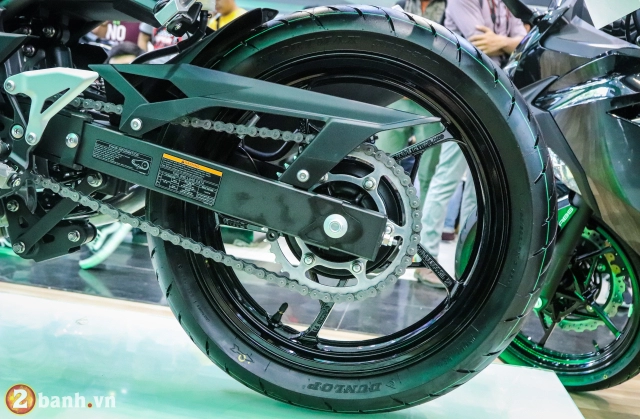 Cận cảnh ninja 400 abs 2019 tặng kèm tem độ giá không đổi