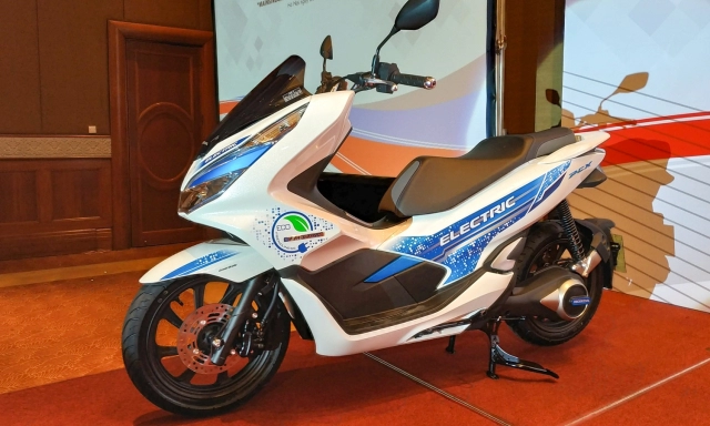 Cận cảnh pcx electric đầu tiên có mặt tại việt nam