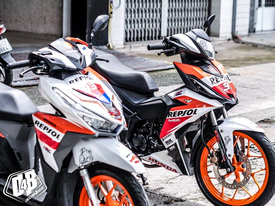 Cặp đôi repsol đẹp hoàn hảo và tinh tế của biker việt