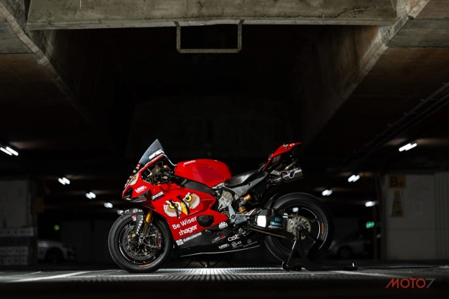 Chi tiết ducati panigale v4 r sức mạnh 240 hp của tay đua scott redding