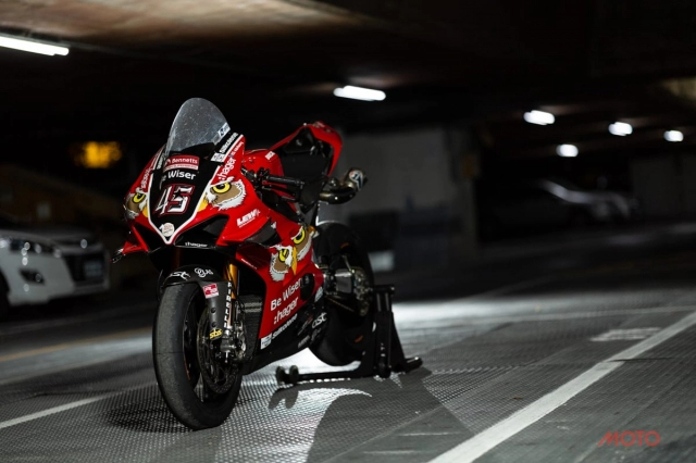 Chi tiết ducati panigale v4 r sức mạnh 240 hp của tay đua scott redding