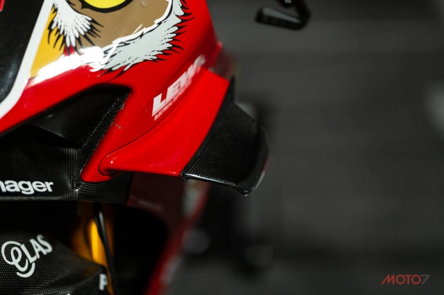 Chi tiết ducati panigale v4 r sức mạnh 240 hp của tay đua scott redding