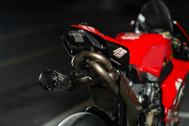 Chi tiết ducati panigale v4 r sức mạnh 240 hp của tay đua scott redding