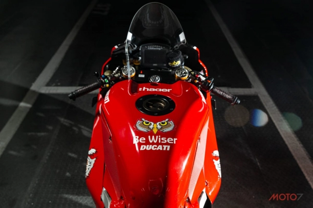 Chi tiết ducati panigale v4 r sức mạnh 240 hp của tay đua scott redding