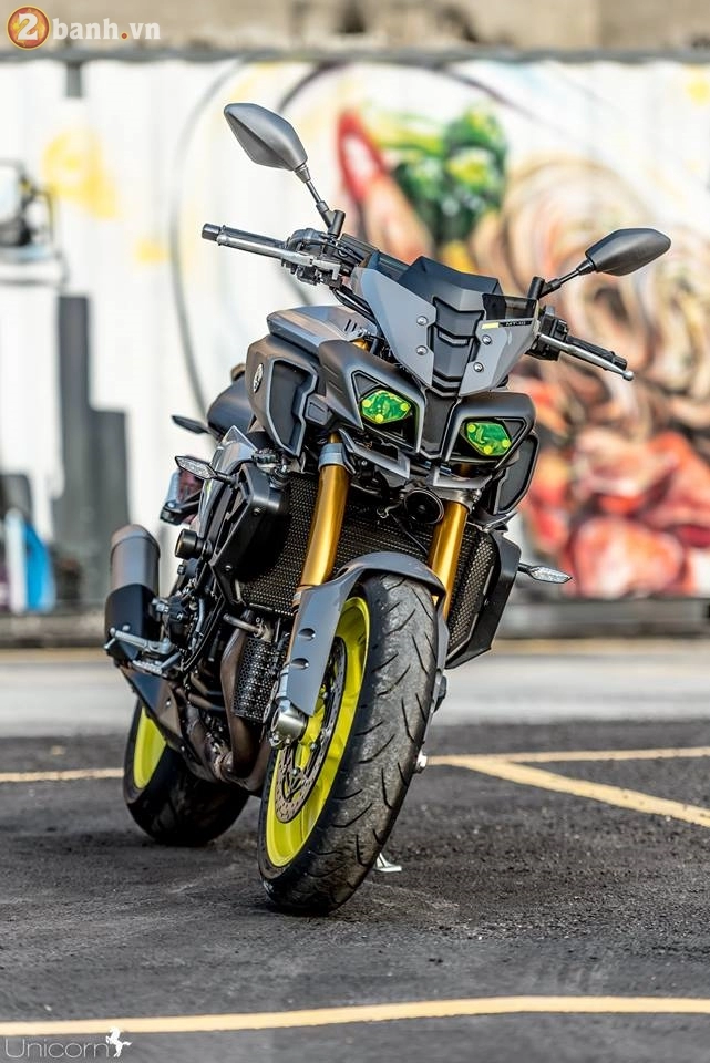 Chiêm ngưỡng chiến binh đường phố yamaha mt-10 trong bộ ảnh tuyệt đẹp