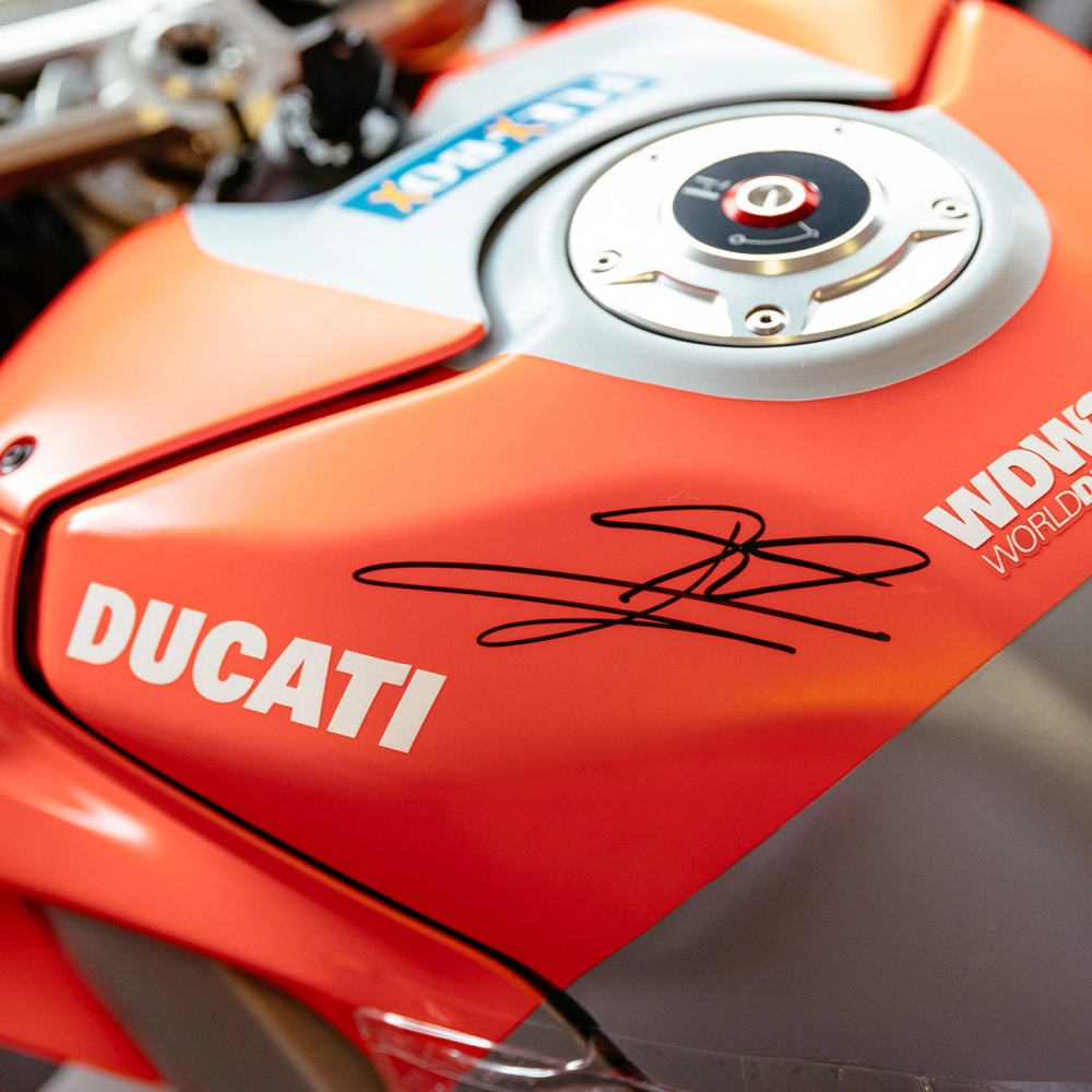 Chiêm ngưỡng ducati panigale phiên bản đấu giá v4 s jorge lorenzo