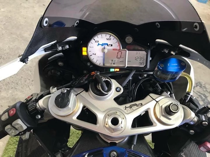 Chiêm ngưỡng màn nâng cấp nhẹ của bmw hp4