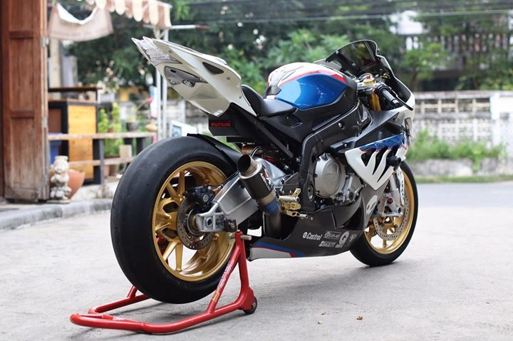 Cùng ngắm nhìn siêu mô tô bmw s1000rr sau bản nâng cấp từ biker thái