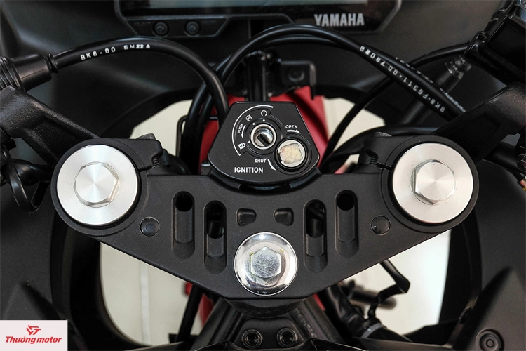 Cùng ngắm yamaha r15 v30 phiên bản 2017 có giá trên 115 triệu