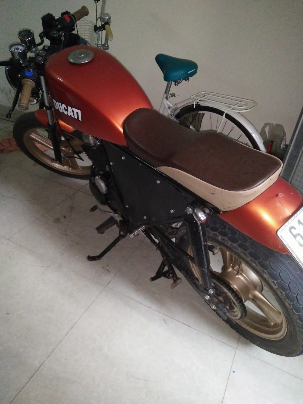 Daelim 125 lên dáng ducati