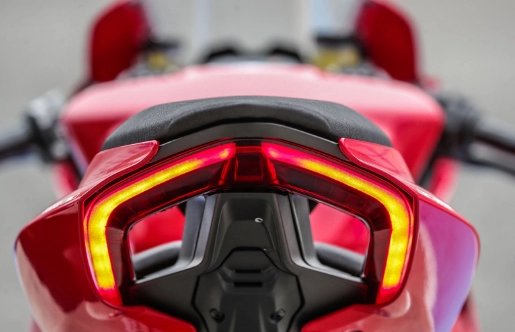 Đánh giá ducati panigale v2 2020 hoàn toàn mới